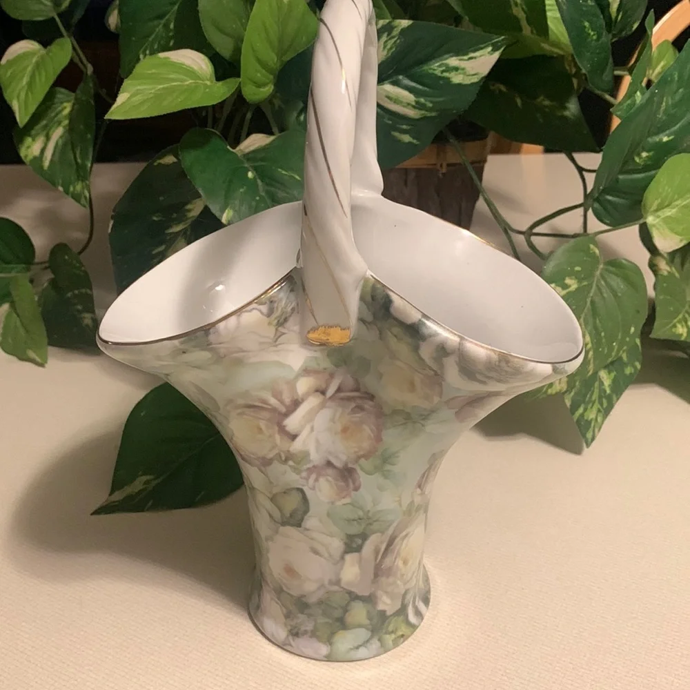 vintage Porcelain Formalities White Rose Vase by Baum
